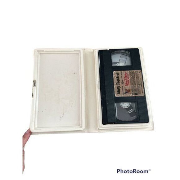 Vintage Walt Disney Mary Poppins VHS, circa 1988 - Picture 4 of 6